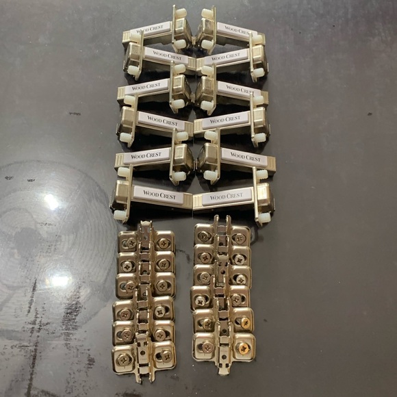 12 Woodcrest soft close hinges - Picture 1 of 6
